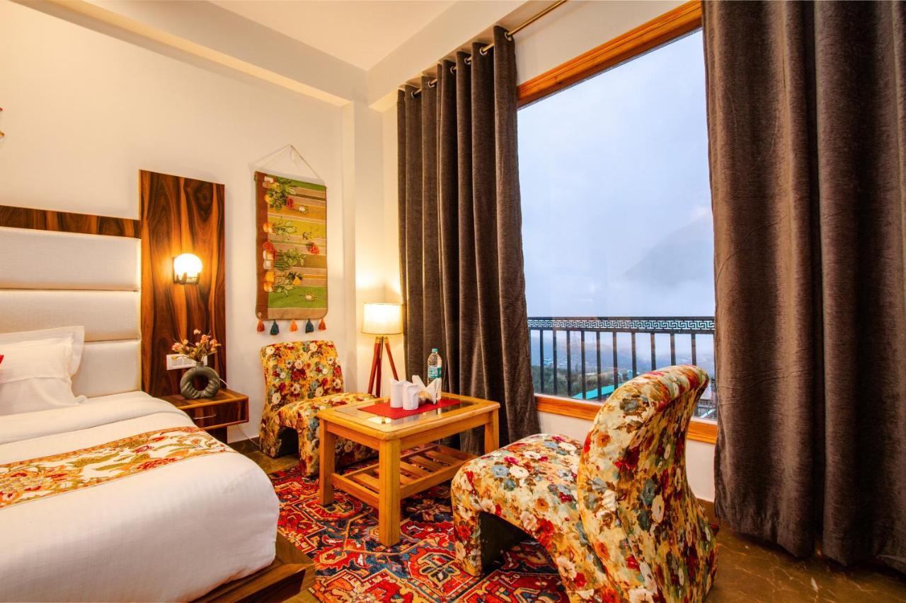 Eden Oaks Hotel Manali  Exterior photo